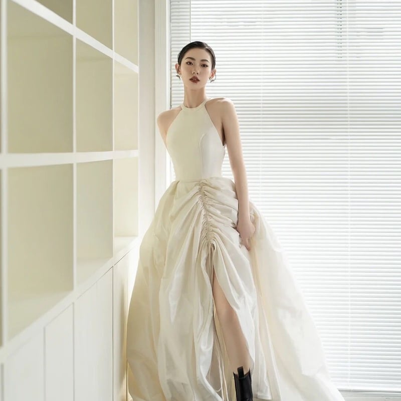 パーティードレス ホワイト ミカドサテン ホルターネック 背中見せ  