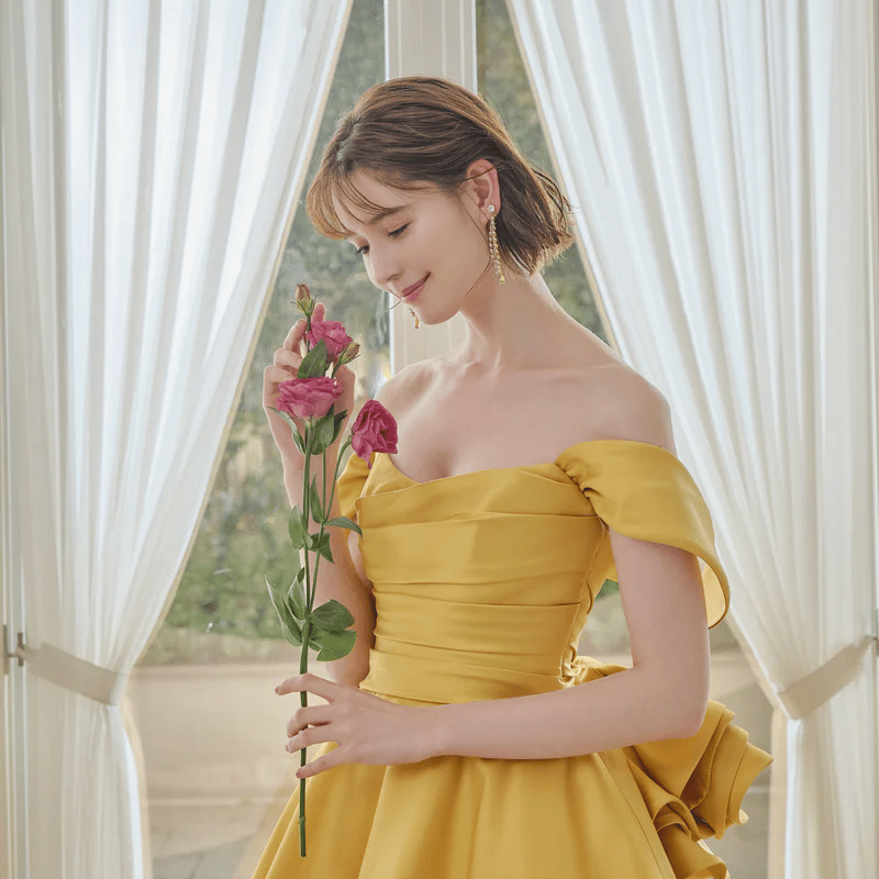 イエローフリルオフショルダードレス ウェディングドレス イエロー オフショルダー リボン プリンセス