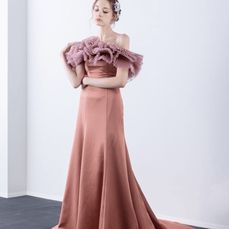 カラードレス 優雅なシルエット 取り外しオフショルダー ハートネック  