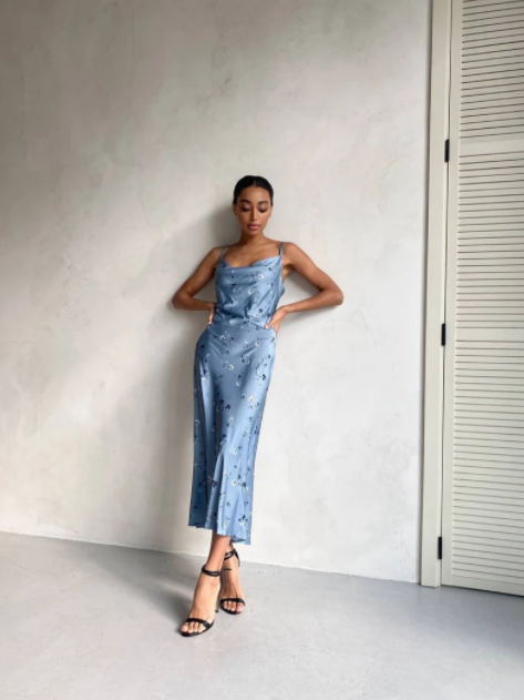 爽やかで優しいブルー パーティードレス 高級イタリアサテン  