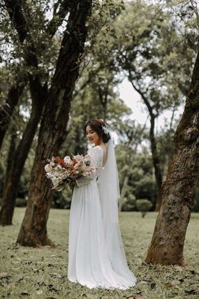 背中開き レース ウエディングドレス 二次会 袖あり 花嫁 結婚式 背中開き レース ウエディングドレス 二次会 袖あり 花嫁 結婚式