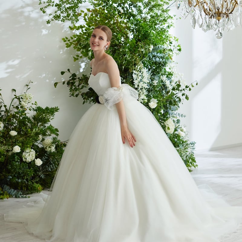 ウェディングドレス ふっくら柔らかなバックリボン オフショルダー