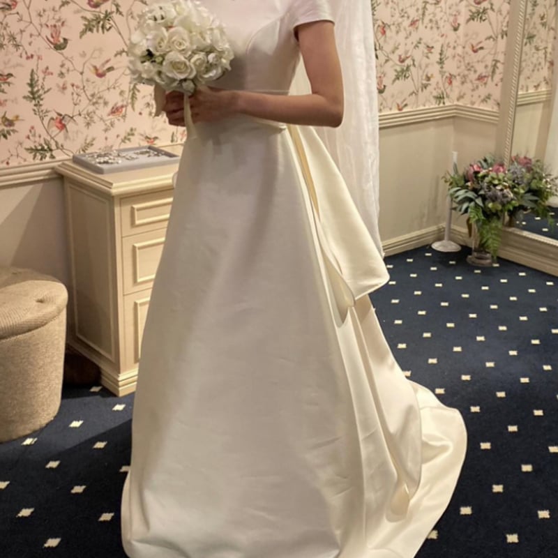 ウェディングドレス フレンチスリーブ ラウンドネック Aライン サテン 花嫁/結婚式/...