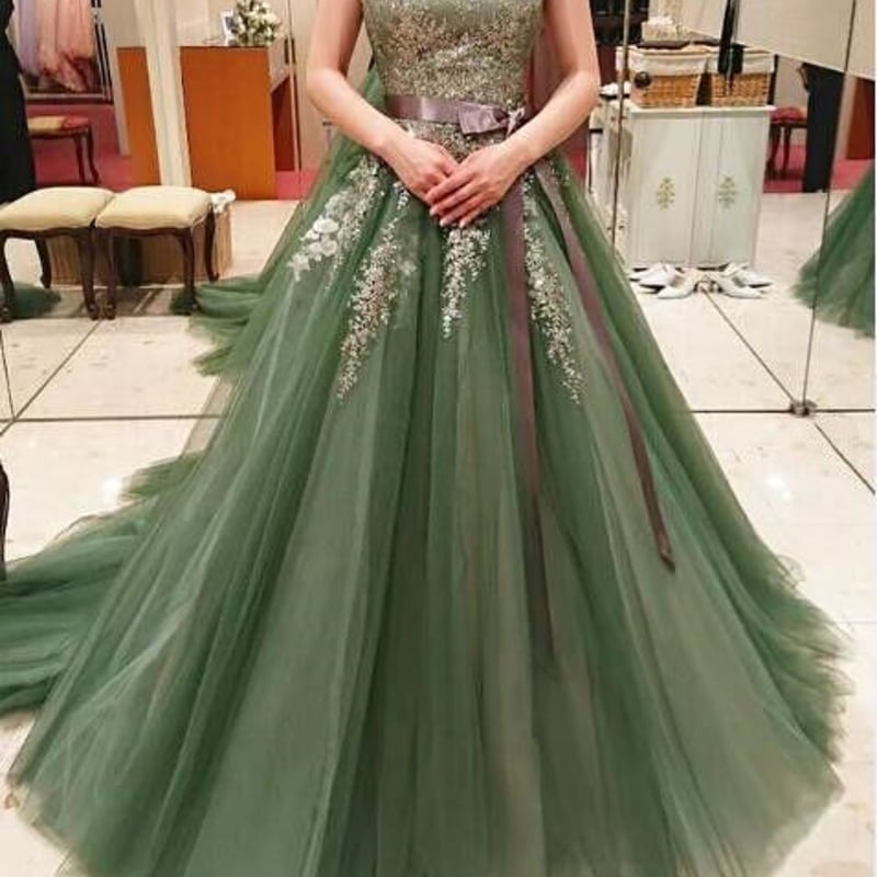 高品質！カラードレス 緑 ベアトップ 華やかなトレーン 2次会/挙式  