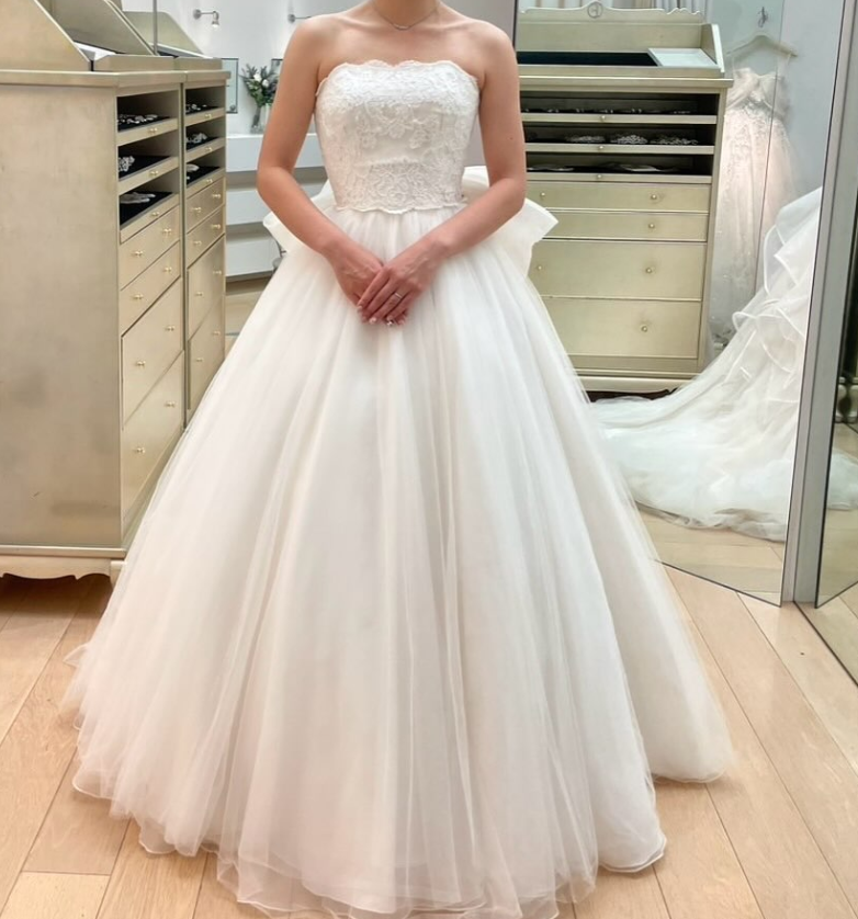 ウエディングドレス オフホワイト ボレロ ふっくら柔らかなバック