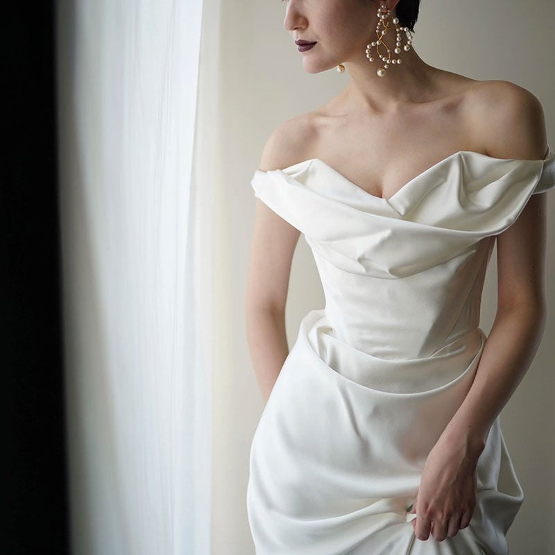 ecmile シルバー サテン オフショルダー ドレス ecmile シルバー サテン オフショルダー ドレス ecmile シルバー