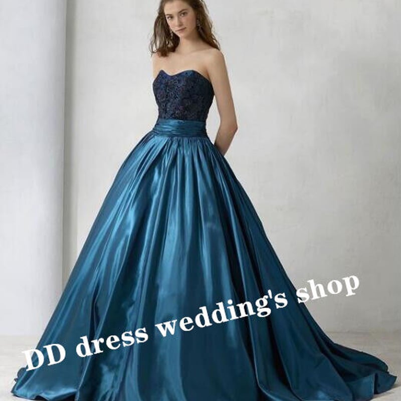 豪華！パーティードレス 青 ベアトップ 光沢サテン 華やかなトレーン  