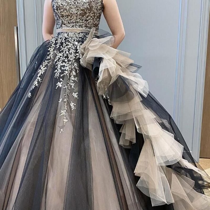 カラードレス キラキラ光る刺繍 ラッフルフリル 短トレーン チュール