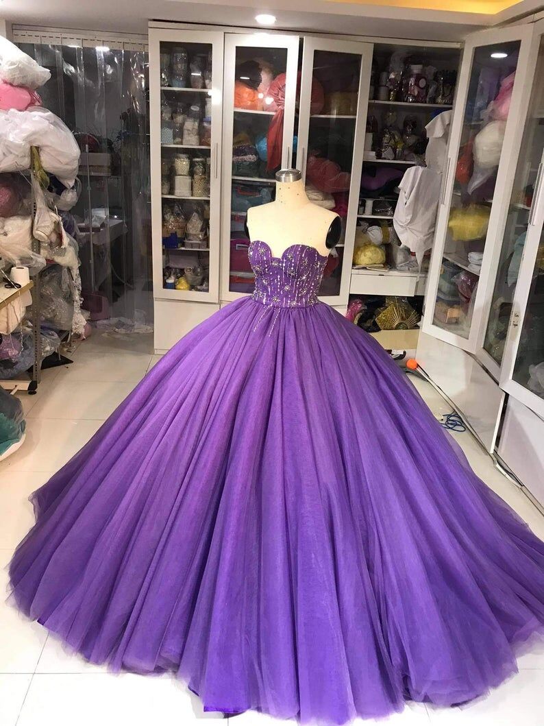 ウェディングドレスカラードレス 紫 ベアトップ 柔らかく重ねたチュールスカート 二次会 演奏会