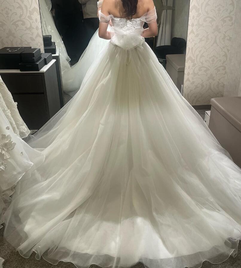 ウェディングドレス オフショル チュール(リボン、ヴェール付き) 高品質！ ウェディングドレス オフショルダー ビスチェドレス