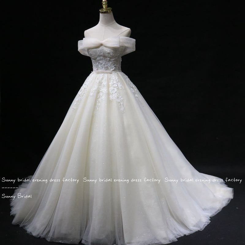 高品質！オフショル ウエディングドレス オフホワイト3D立体