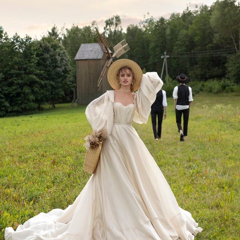 豪華！ウエディングドレス ホワイト ベアトップ Aライン プリンセス  