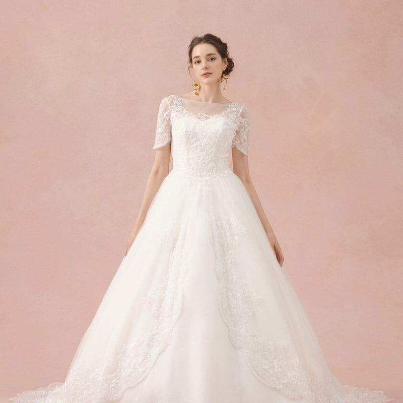 ウエディングドレス 豪華！オフショルダー 光沢サテン 繊細レース 裾に  