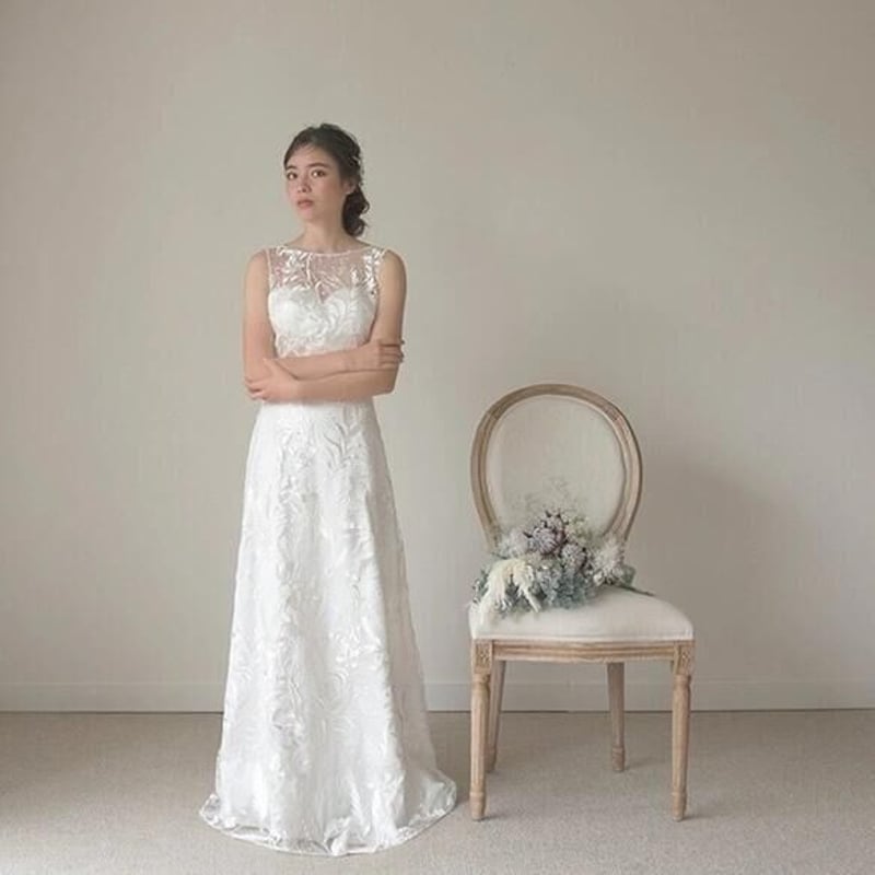 美しい刺繍レース ウエディングドレス スレンダーライン 美しい刺繍レース ウエディングドレス スレンダーライン