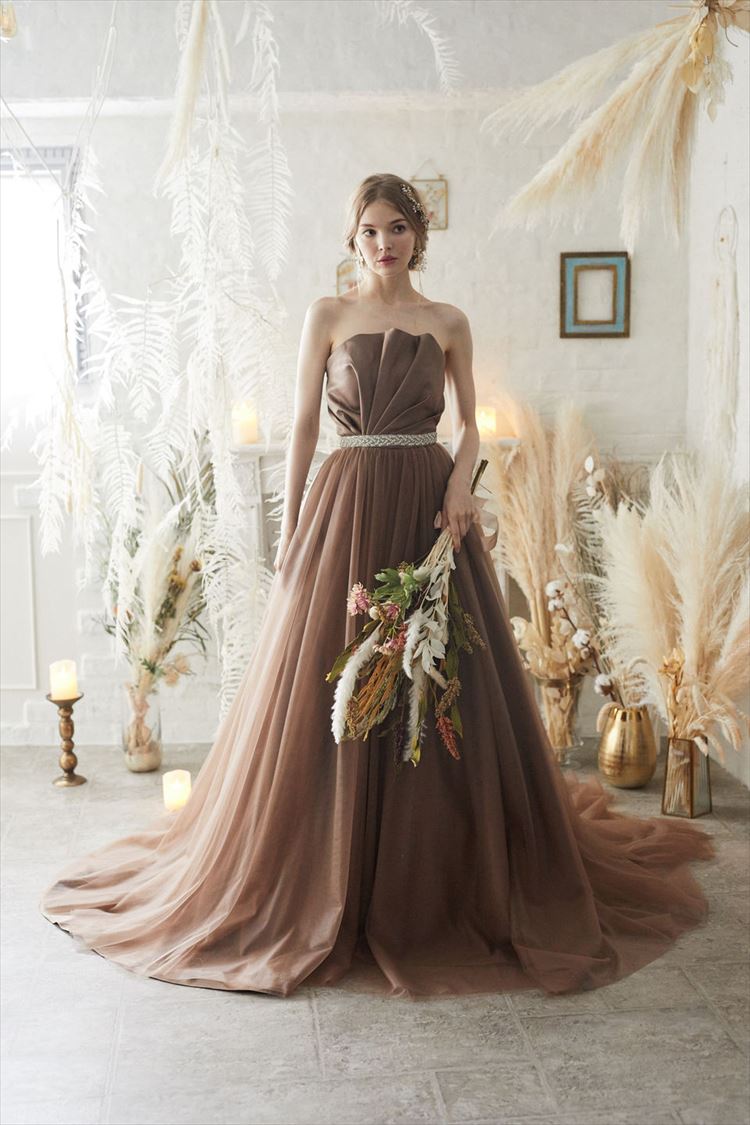 カラードレス チュールスカート ベルト ベアトップ 優しい 披露宴/結婚  