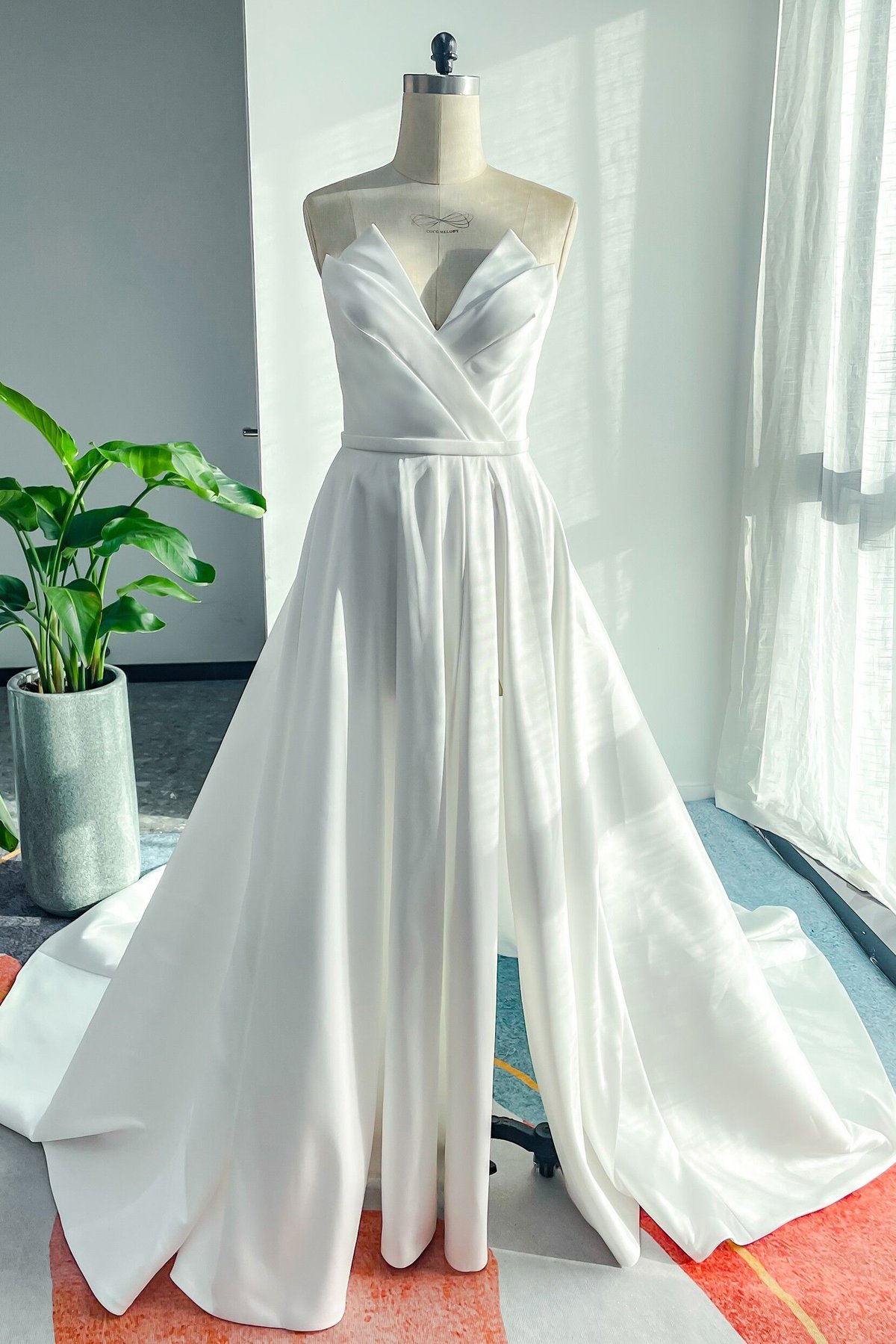 Aライン Vネック サテン ウェディングドレス | David1021k Dress Aライン Vネック サテン ウェディングドレス | David1021k Dress