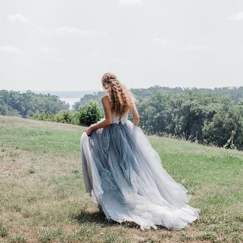 美品！ウエディングドレス ブルーグレー ベアトップ 短トレーン 憧れの  