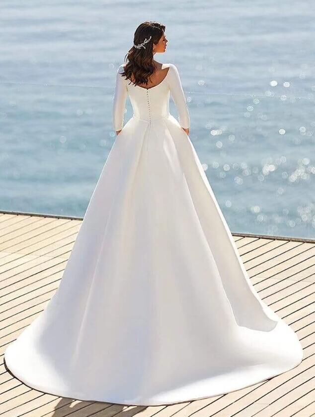 パーティードレス 光沢サテン ロングスリーブ くるみボタン パーティードレス 光沢サテン ロングスリーブ くるみボタン
