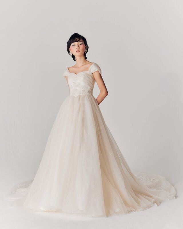 ★Mac Duggal★ White スパンコールドロップショルダー ドレス ウェディングドレス オフホワイト 上品で華やか レース 背中見せ