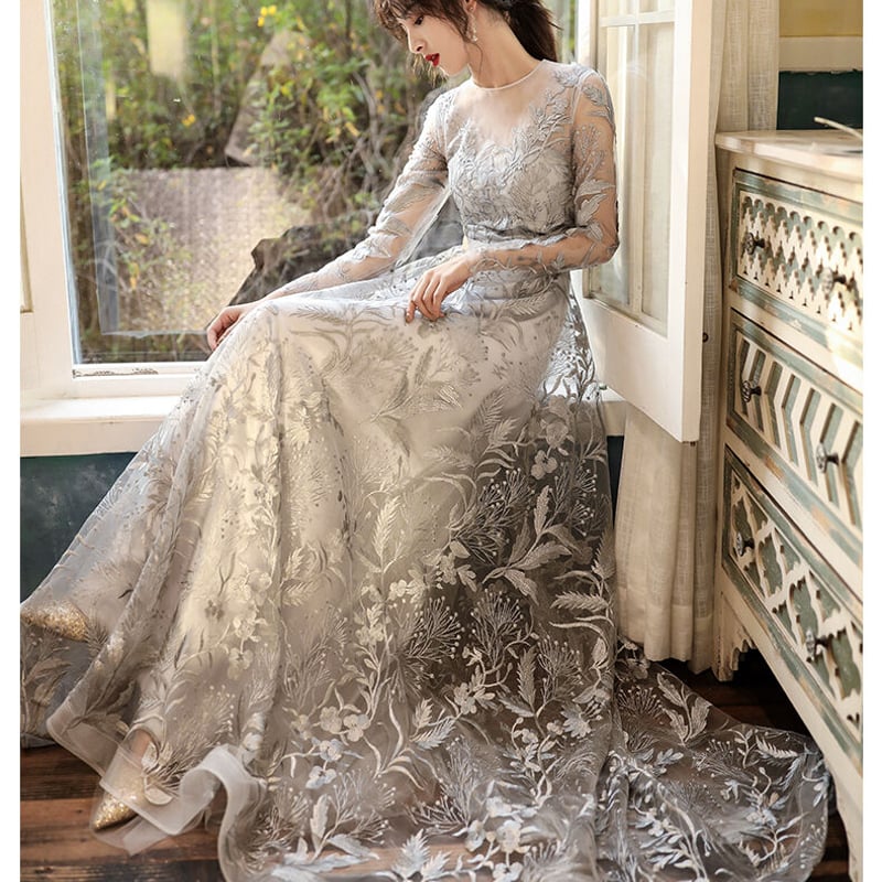 抜群 のおしゃれ見えオフショル パーティードレス 薄グレー 美しい花  