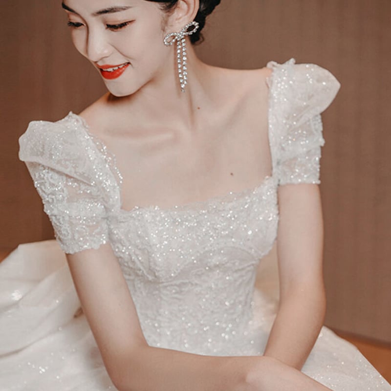 豪華！ラウンドネック ウエディングドレス 華やかなトレーン 姫袖 挙式  