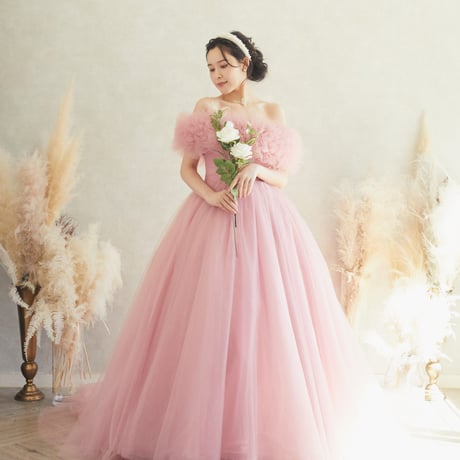 ウェディングドレス  カラードレス  取り外しオフショルダー  薄ピンク  サッシュベルト   柔らかく重ねたチュールスカート  結婚式 キラキラグリッターチュール