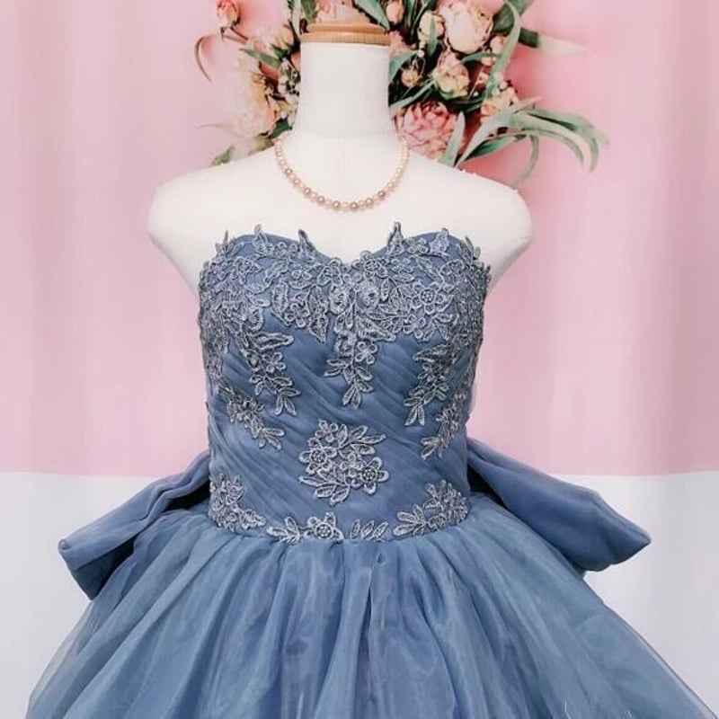 豪華! 花柄のモチーフ刺繍が美しく カラードレス 色直し 水色 豪華! 花柄のモチーフ刺繍が美しく カラードレス 色直し 水色