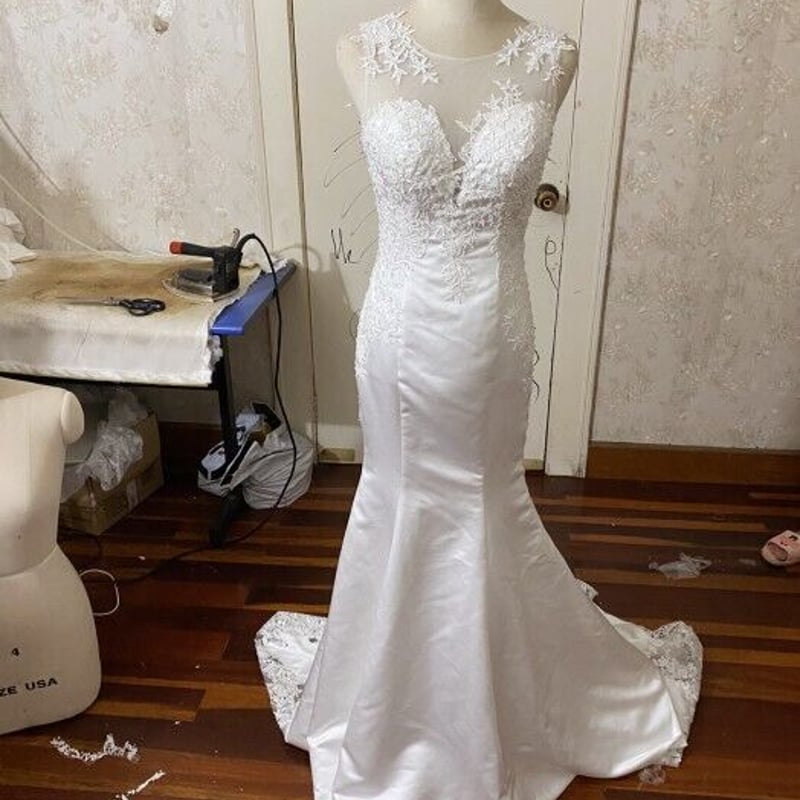 高品質！ ウエディングドレス ホワイト マーメイドライン 繊細レース  