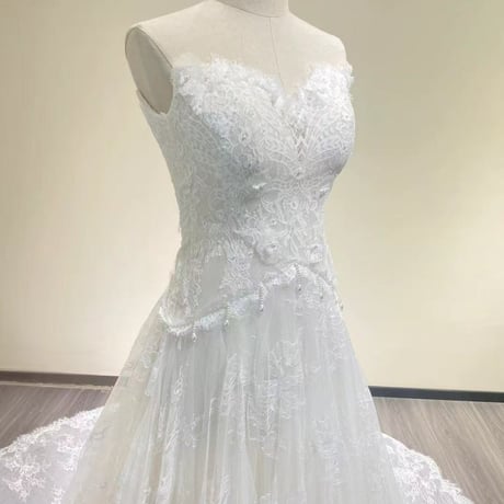 ウエディングドレス   ホワイト    ベアトップ   贅沢な総レース    華やかなトレーン  取り外し袖  結婚式  前撮り