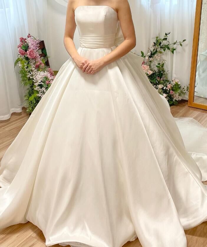 カラードレス ブルー 比べる 光沢感 ベアトップ ラッフルフリル 披露宴  