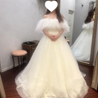 ウエディングドレス  オフホワイト   取り外し可能なオフショルダー  シークインチュール  華やかなトレーン  結婚式