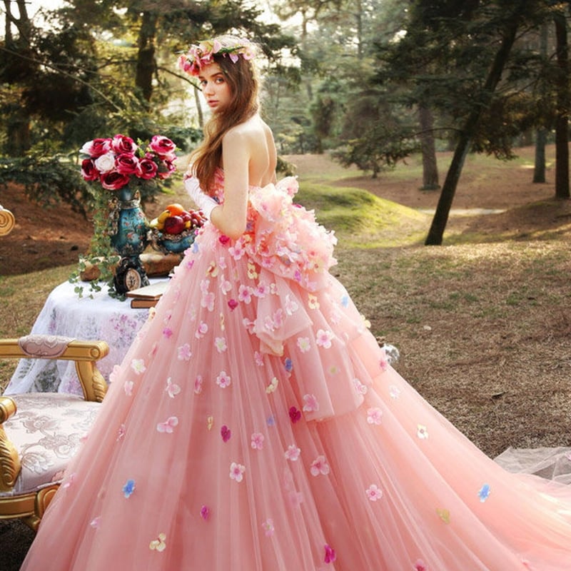ウェディングドレス高品質！ ピンク  カラードレス  ベアトップ   花びら付き   挙式 披露宴