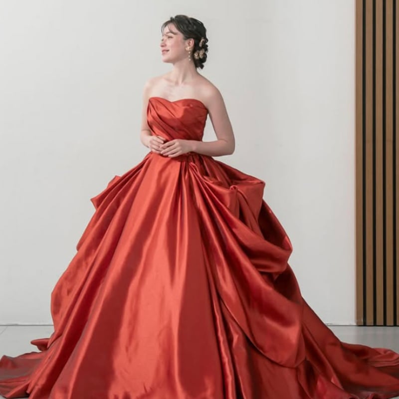 カラードレス オレンジ 光沢サテン スリット 華やかなトレーン