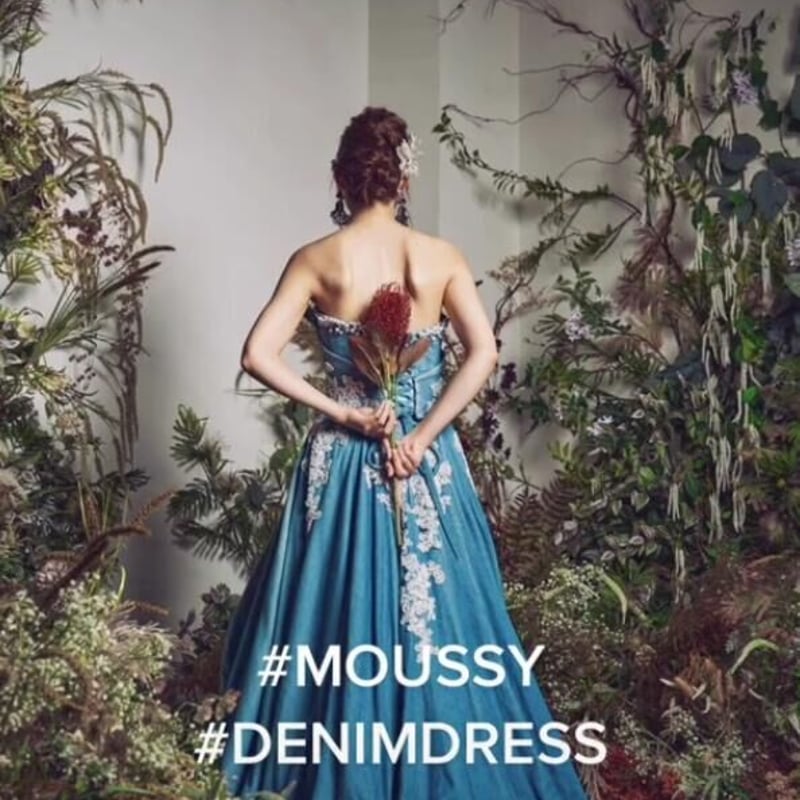 moussyのレースラッフルロングドレス