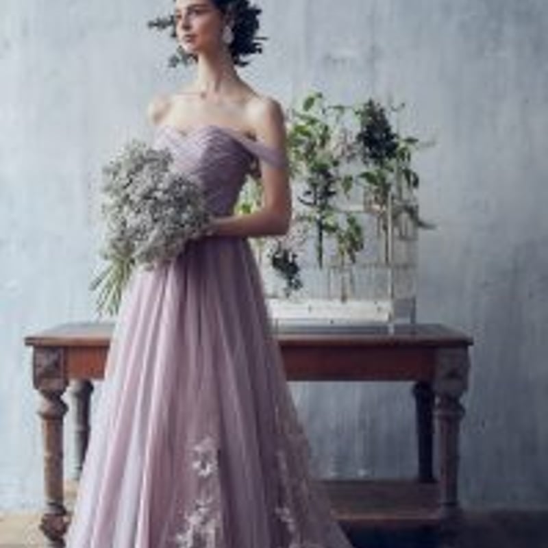 カラードレス パープル オフショルダー 裾に繊細レースをあしらった  