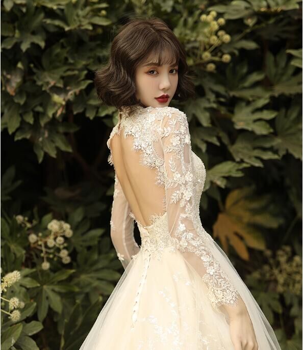 ウェディングドレス ホワイト 問いかけ オフショルダー 背中見せ 高  