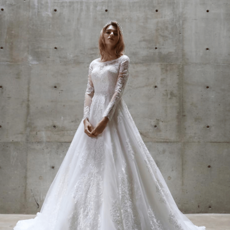 高品質！ ウエディングドレ 流れる透け花レース フレンチスリーブ 花嫁 