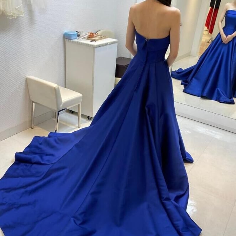 パーティードレス ブルー ベアトップ 派手な 光沢サテン 2次会 | Da 