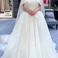 ウエディングドレス   オフホワイト   オフショルダー   シークインチュール   ロングトレーン   ロングベール   結婚式