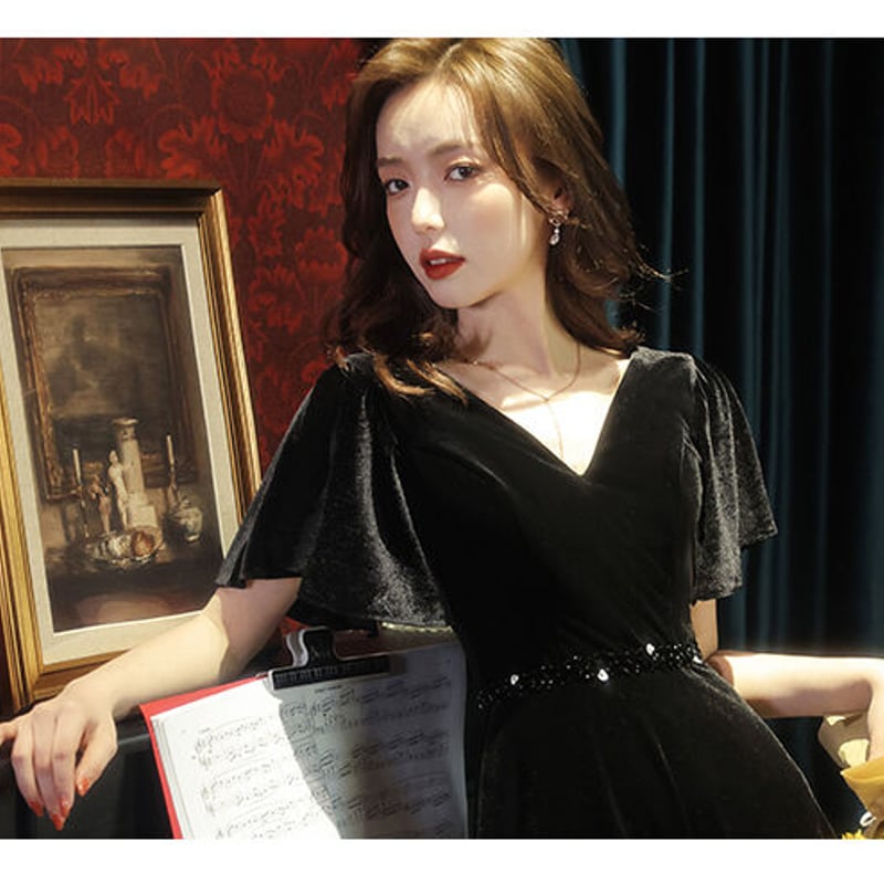 【前撮り・謝恩会】ブラックドレス 黒 ベルベット ベロア キラキラ 美シルエット 大好評中！パーティードレス 黒 Vネックドレス 高級ベロア 2次会 謝恩
