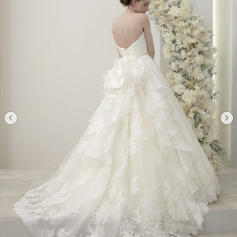 贅沢な小花総レース ウエディングドレス ソフトチュール プリンセス  