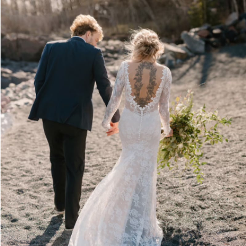 繊細レース ドレス 総レース マーメイドライン ニトレーン 長袖 背中  