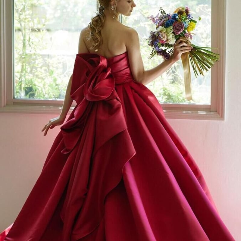 パーティードレス ボルドー色 ベアトップ ふっくら柔らかなバック  