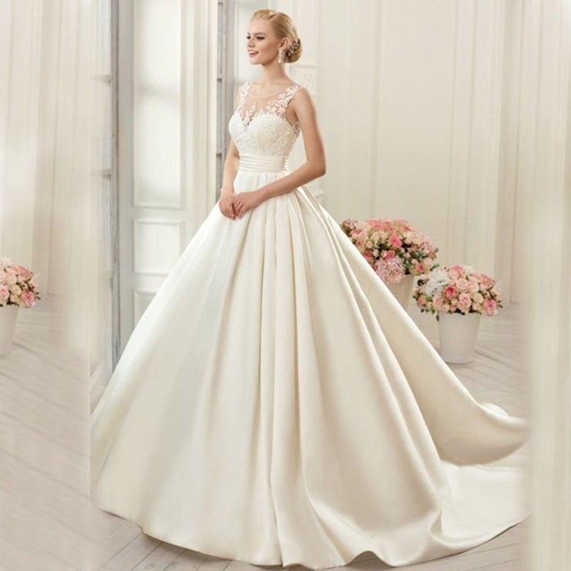 ウエディングドレス ホワイト 光沢サテン 繊細レース タンクトップ 美  