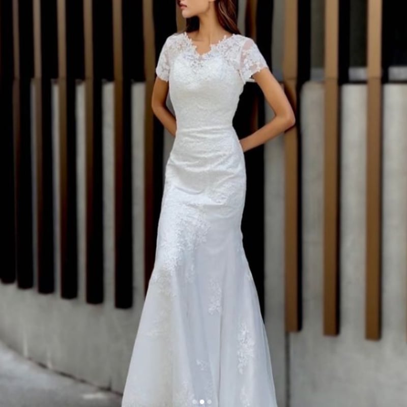 ウエディングドレス マーメイドライン 細見えシルエット 半袖 贅沢な  