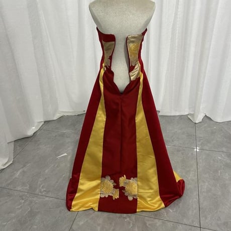 実例写真！着物ドレス、和風ドレス  ゴールド    ボルドー色    光沢サテン   ジャガード生地   ソフトチュール   ベアトップ   花嫁  演奏会