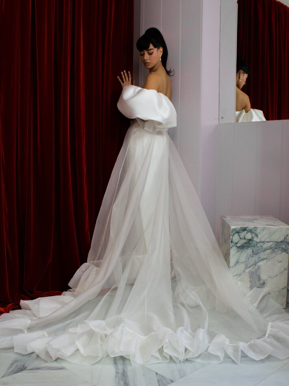 高品質！ オフショルダー 取り外し袖花嫁/ウェディングドレス/ブライズ  