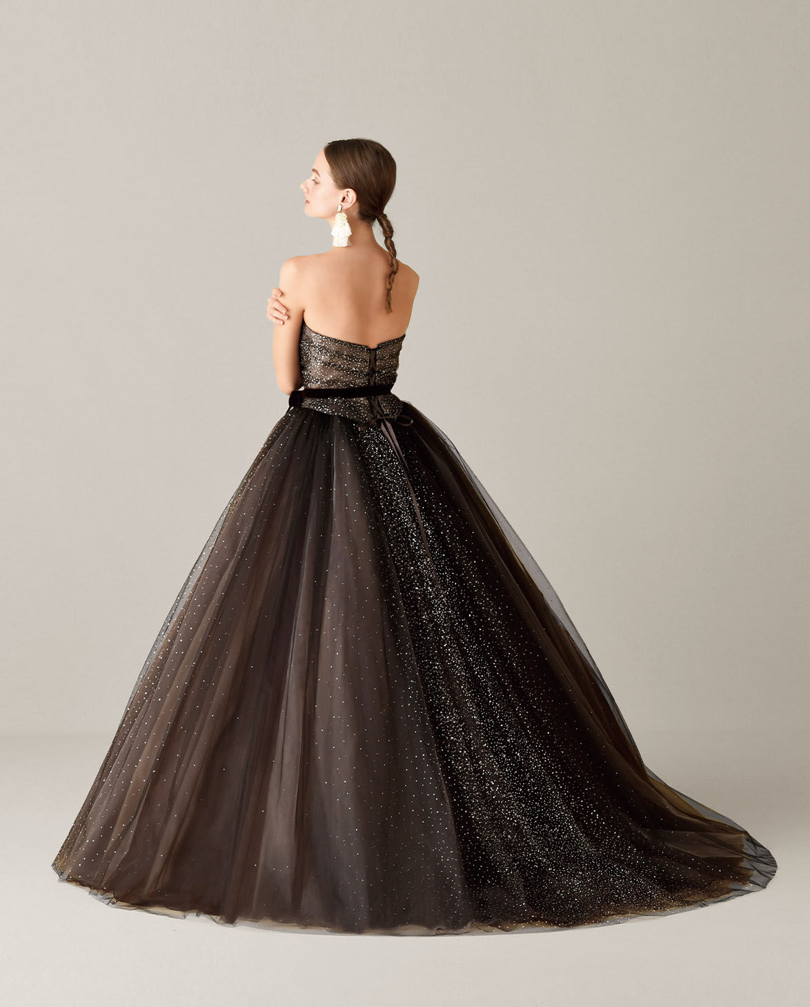 カラードレス ベアトップ ベルト ブラウンです キラキラグリッター  