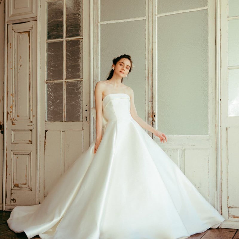 パーティードレス ふっくら柔らかなバックリボン ベアトップ 華やかな  