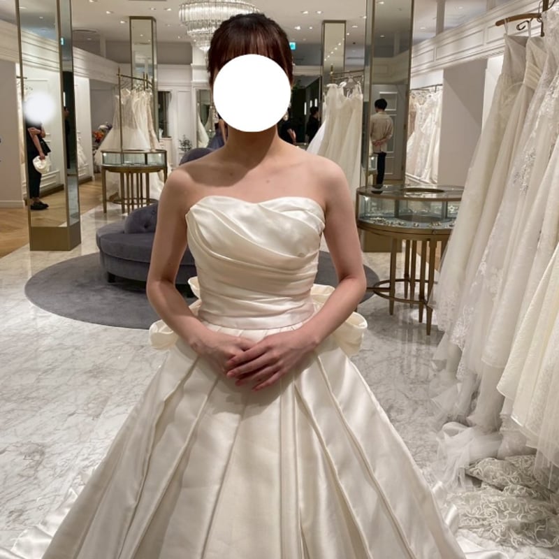 ウエディングドレス オフホワイト 光沢サテン スリット ふっくら柔らか
